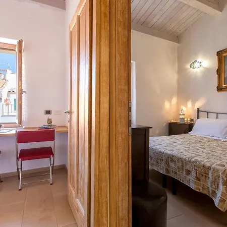 Casa Ferret. Nel Cuore Di アパート